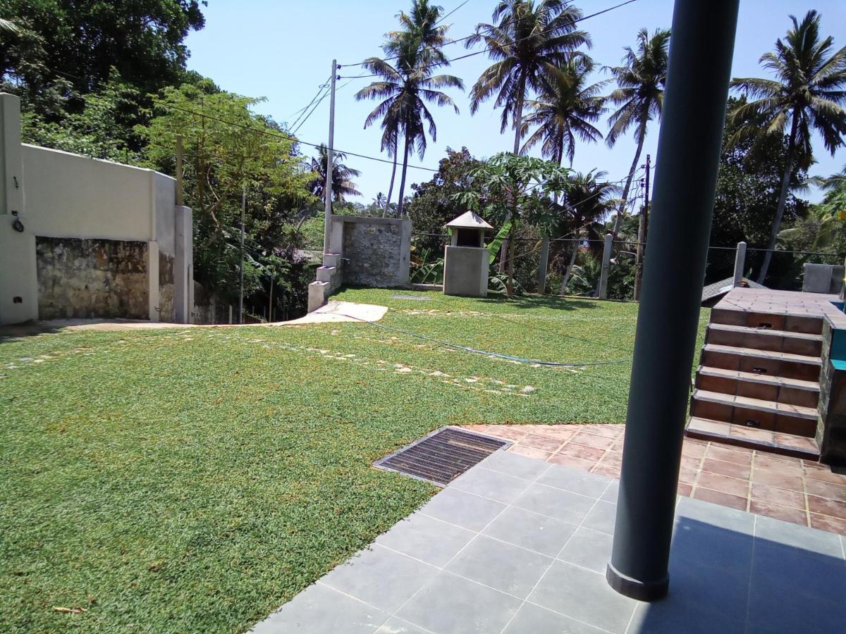The Moose Weligama Bed & Breakfast Dış mekan fotoğraf